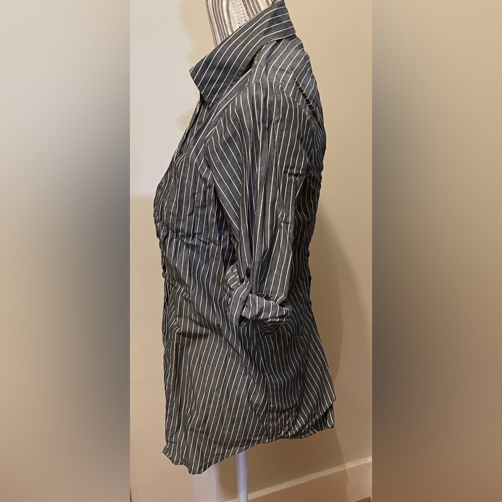 Harve Bernard Button Down, Button Back Chic And C… - image 2